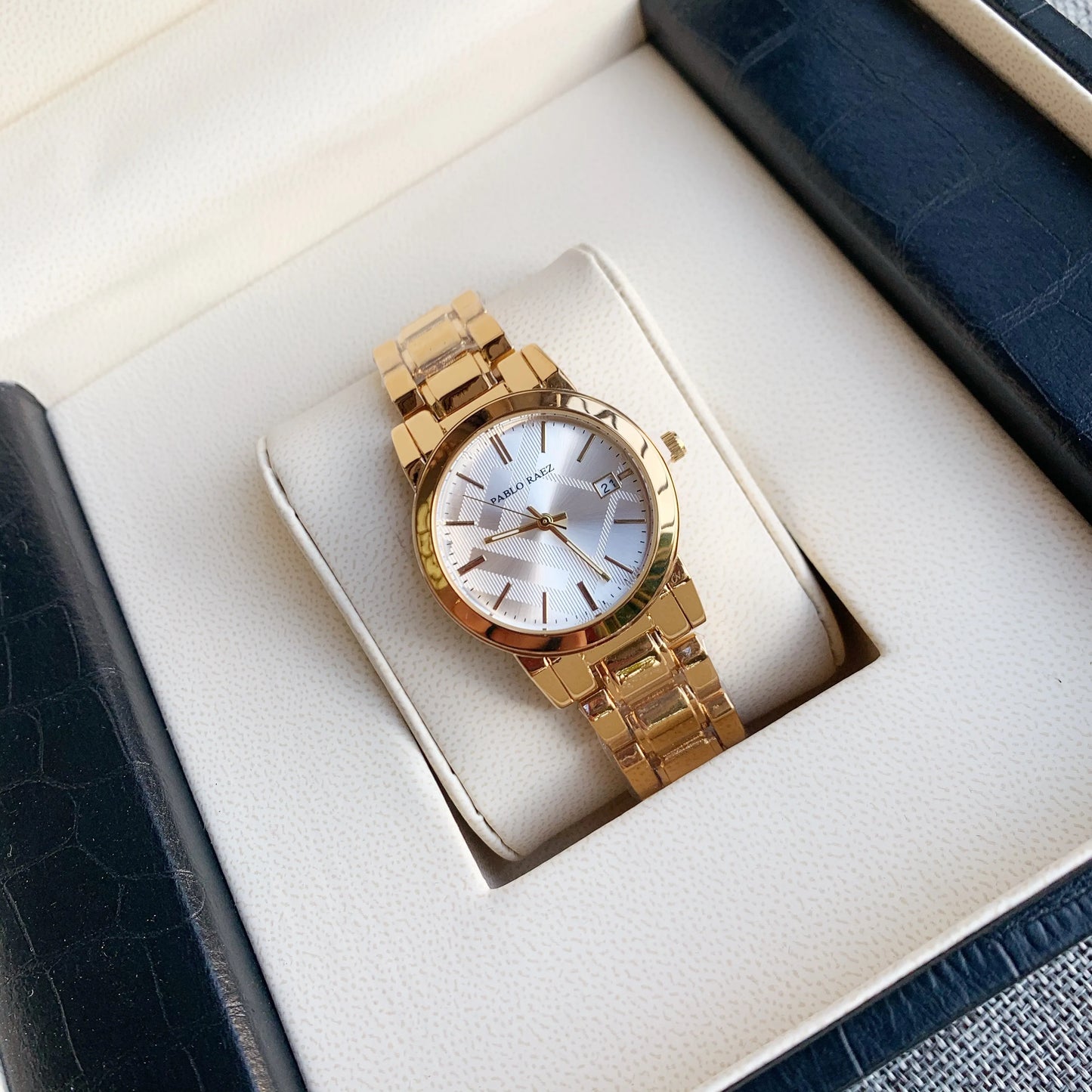 PABLO RAEZ New Creative Women Clocks Top Fashion Popular Quartz Lady Dress Watch Relogio Feminino Steel Wristwatches Reloj Mujer