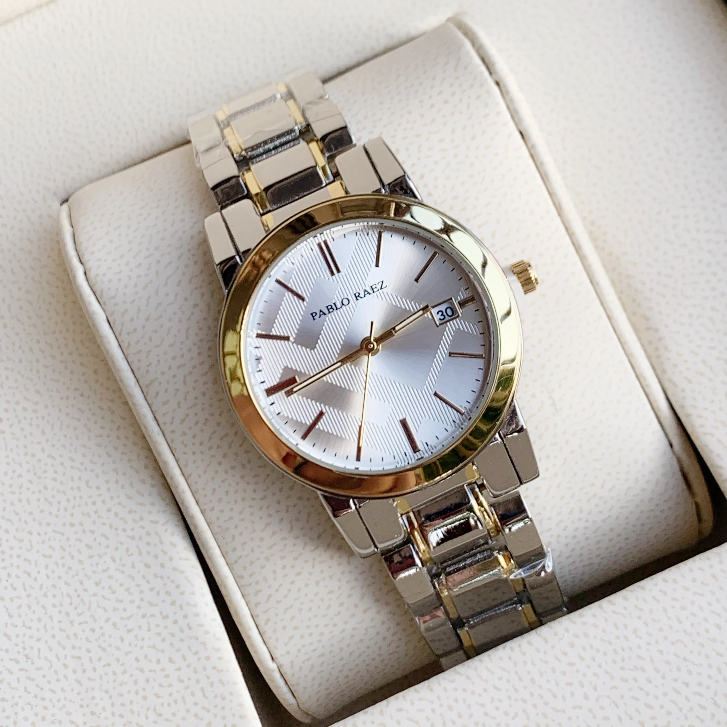 PABLO RAEZ New Creative Women Clocks Top Fashion Popular Quartz Lady Dress Watch Relogio Feminino Steel Wristwatches Reloj Mujer