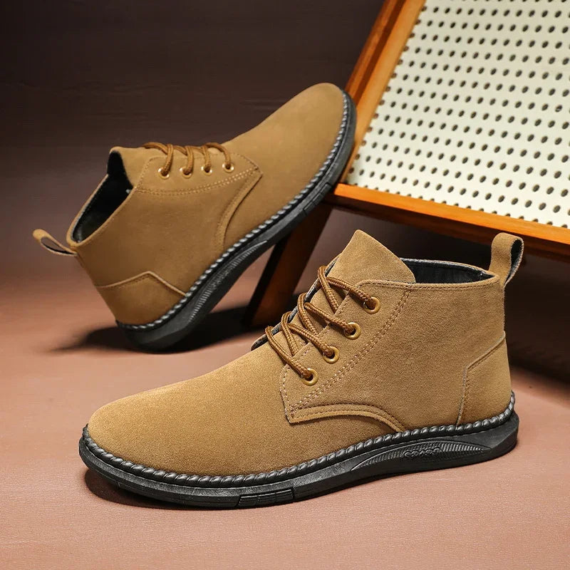 Winter Outdoor Men Casual Shoes Leather Ankle Boots No-slip High Top Male Work Shoes High Quanlity Square Head Men Chelsea Boots