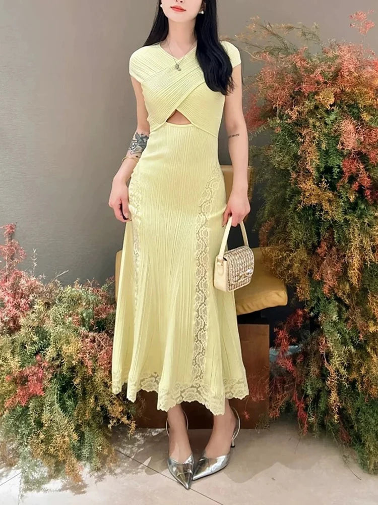 Elegant cross-top sleeveless women's dress Lace splicing elastic slim knitted long dress 2025 summer new style