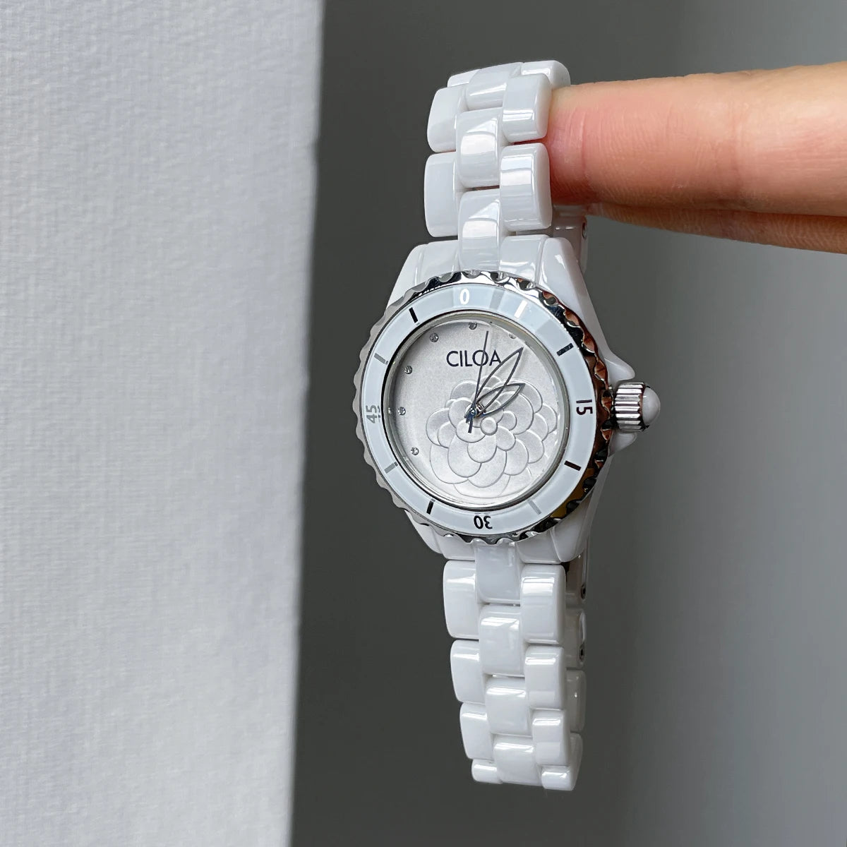 Camellia watch 2025 new women's white ceramic light luxury women's small fragrance style women's watch