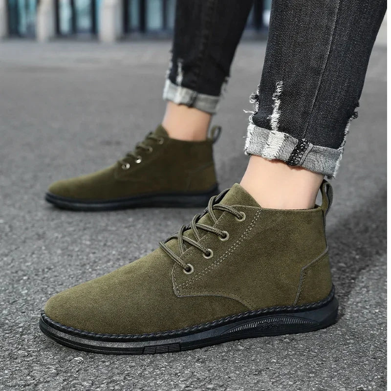 Winter Outdoor Men Casual Shoes Leather Ankle Boots No-slip High Top Male Work Shoes High Quanlity Square Head Men Chelsea Boots