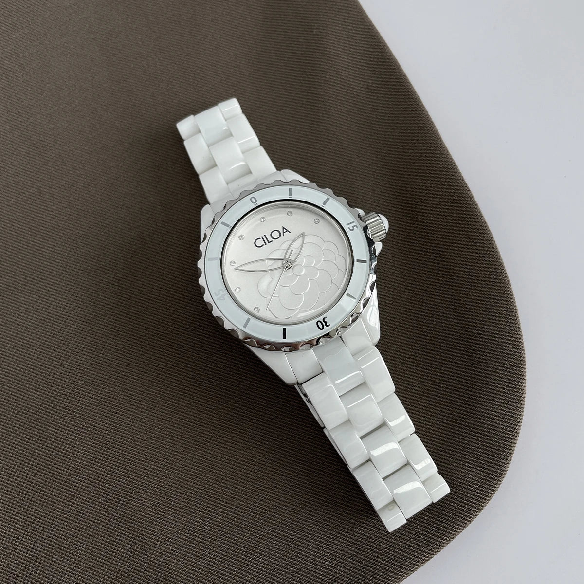 Camellia watch 2025 new women's white ceramic light luxury women's small fragrance style women's watch