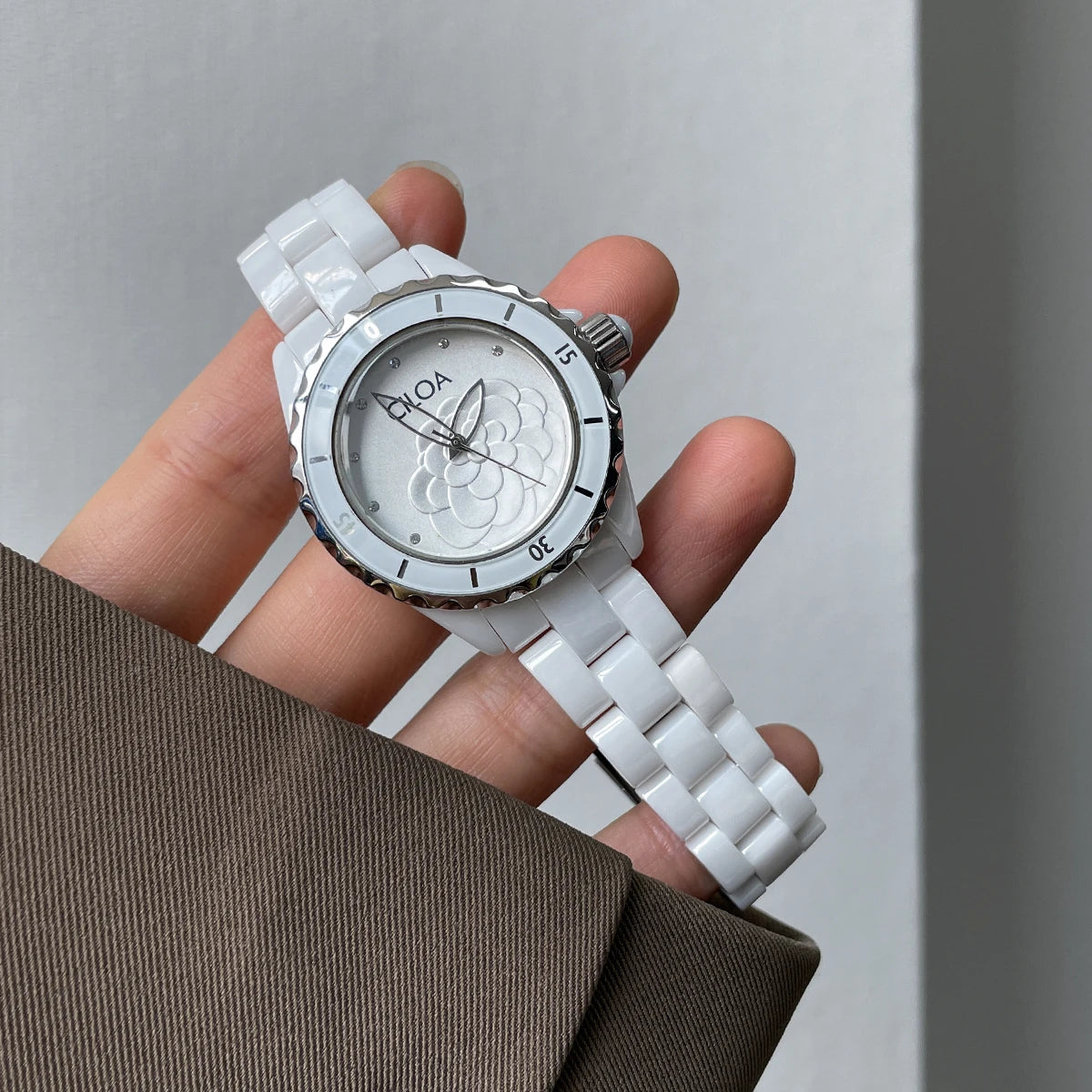 Camellia watch 2025 new women's white ceramic light luxury women's small fragrance style women's watch